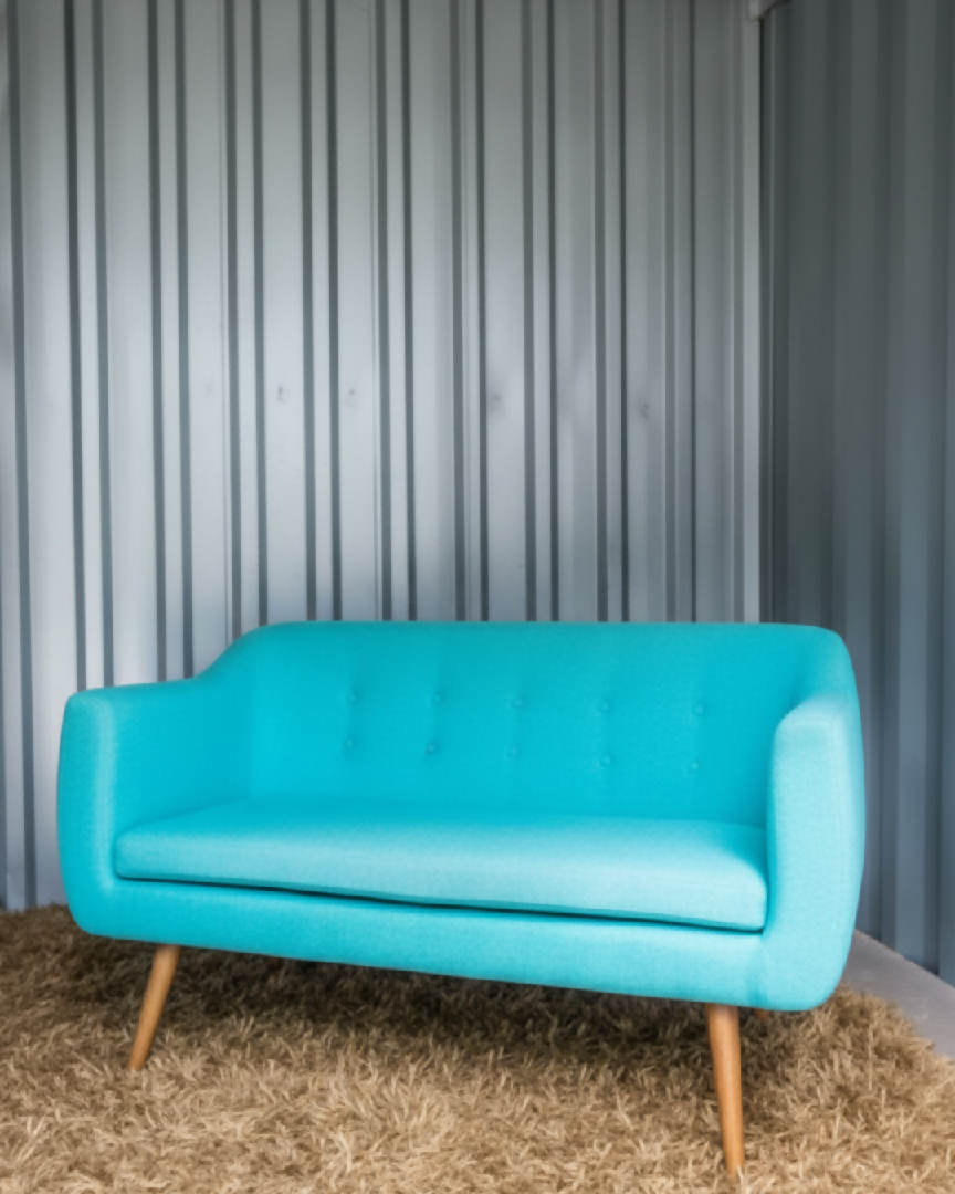 sofá azul