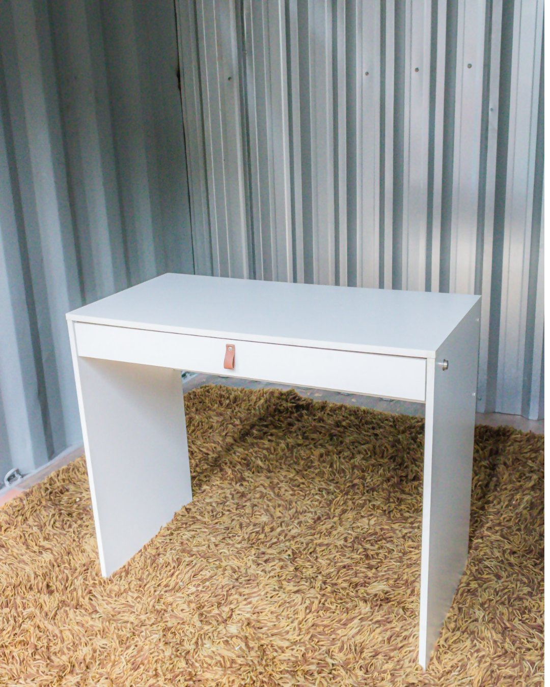 Mesa/escrivaninha minimalista