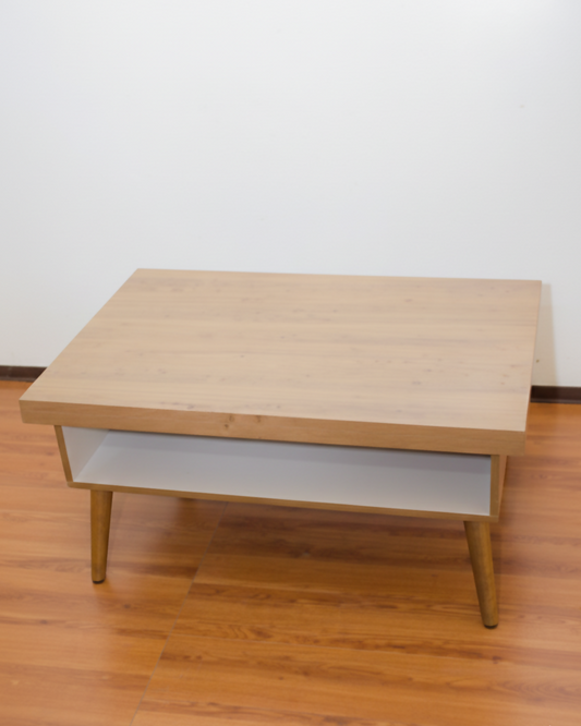Mesa de Centro em Madeira com Nicho