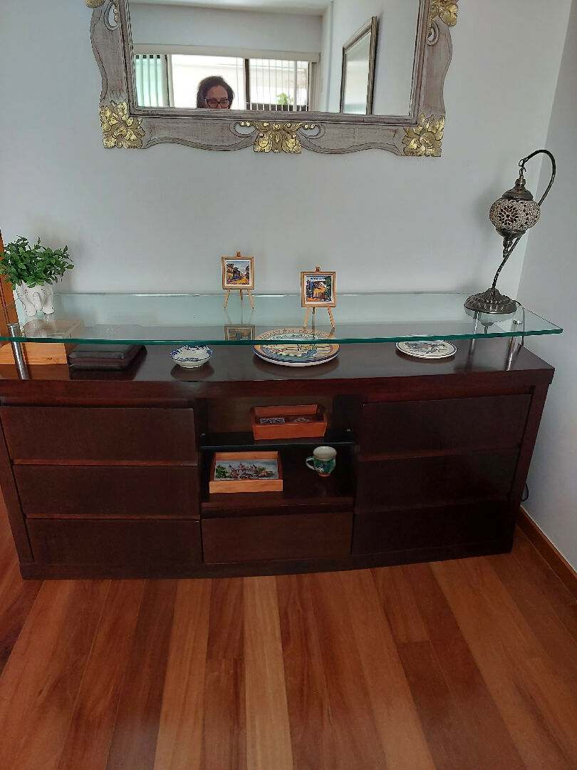 Buffet com 2 portas e 1 gaveta
